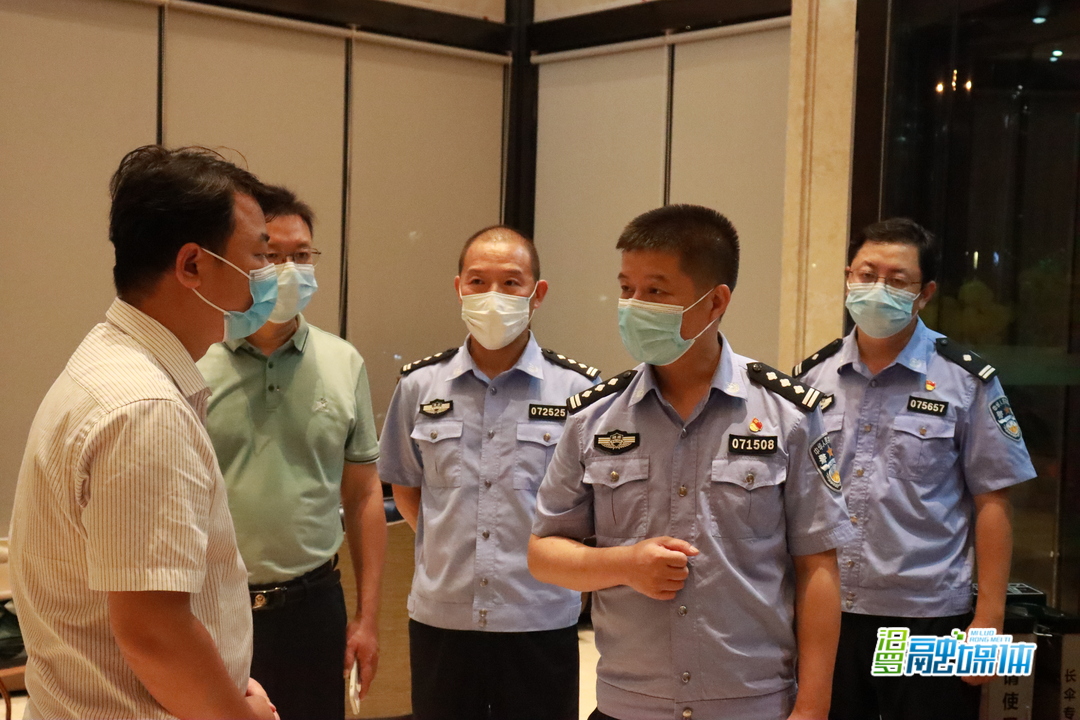 市领导黎明夜查公共场所疫情防控工作