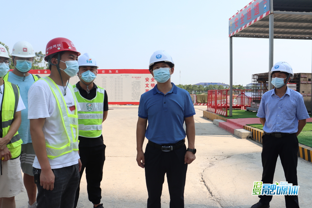曹陶调研城市配套建设及老旧小区改造工作