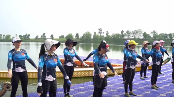 （电视通稿·国内·体育）湖南汨罗“巾帼龙舟队”加紧训练备战全运会
