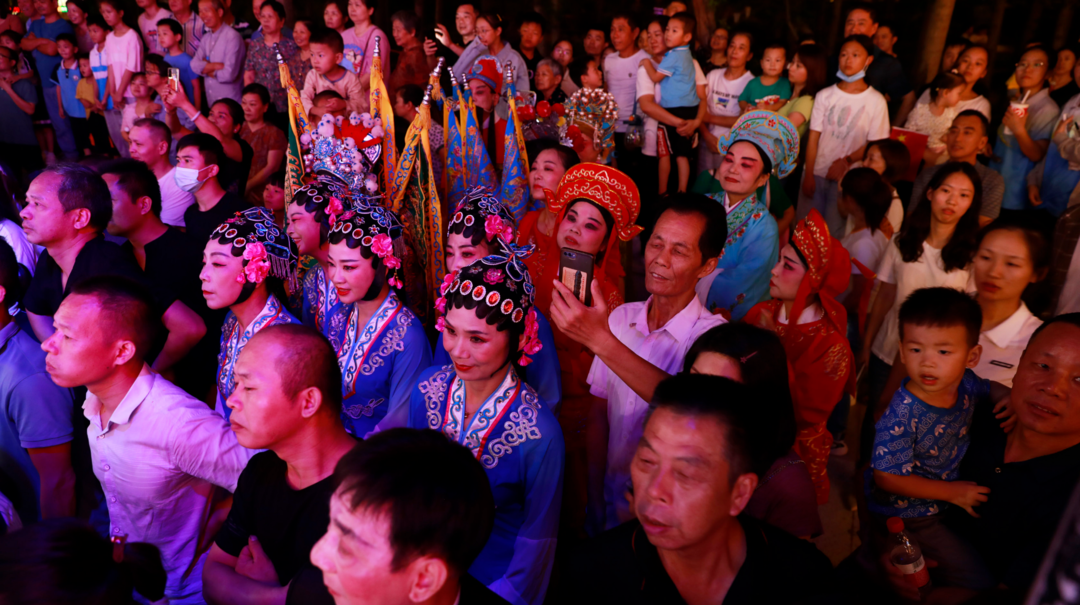 汨罗人的国庆露天文艺大餐！“欢乐水岸·友谊河之夜”唱响爱国旋律