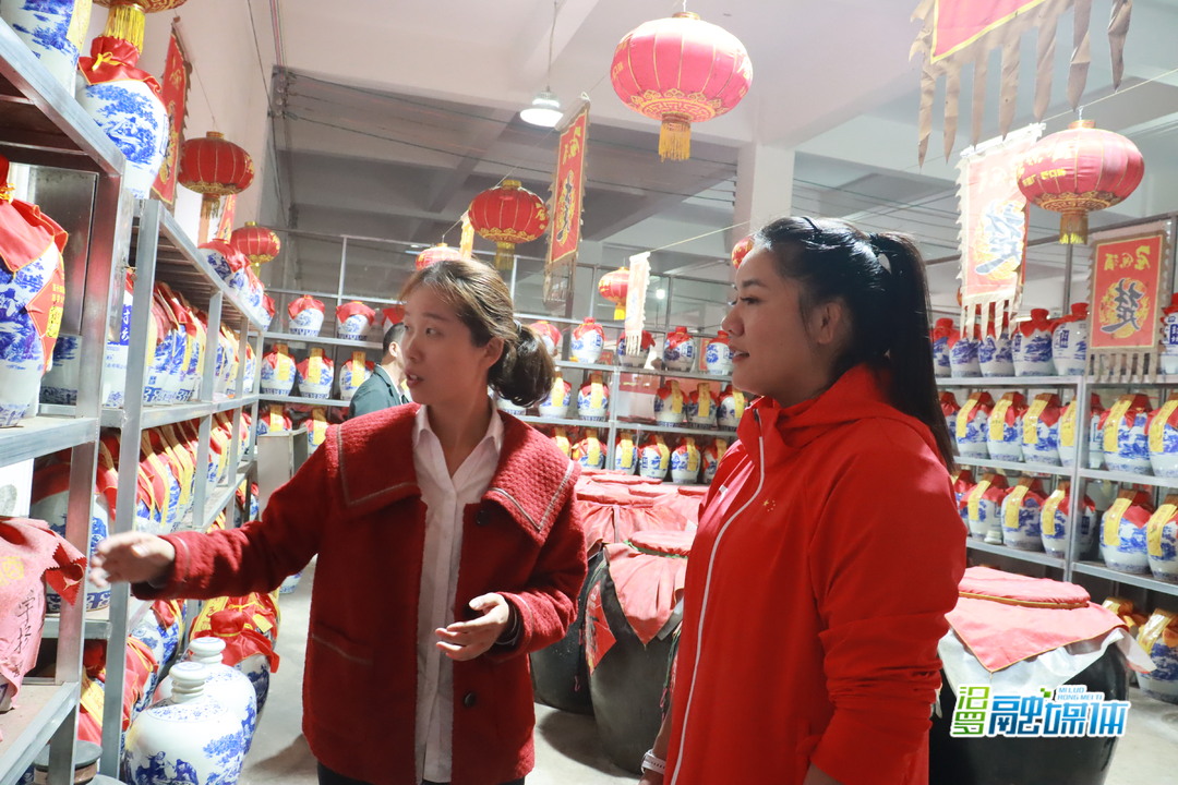 周倩：希望能为家乡发展做点事