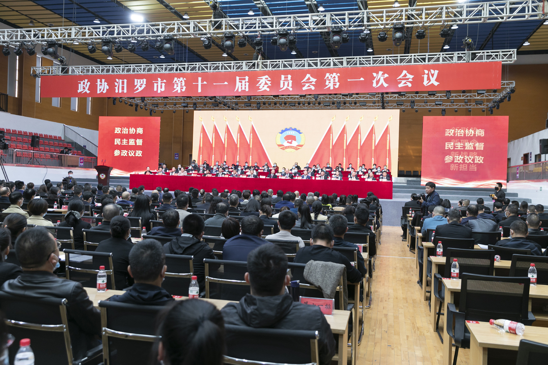 聚焦两会|夏伟阳作提案审查情况报告