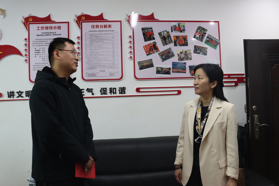 副市长任娜看望汨罗第36例造血干细胞捐献者