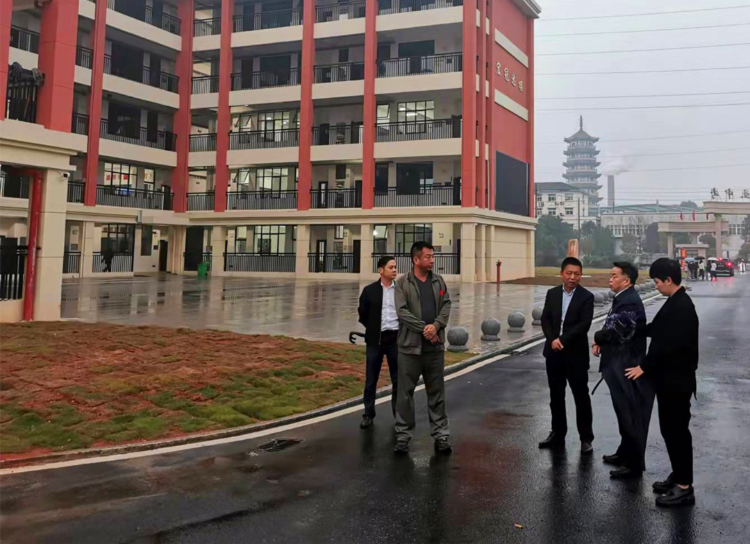 中国建行岳阳分行来汨调研园区企业运营情况