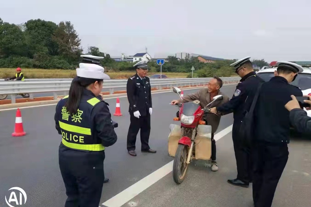 查处逆行9起！汨罗市交警大队对S210开展联合整治行动