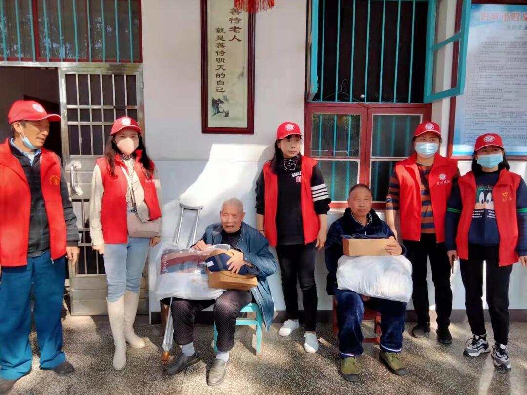 归义镇：关爱孤寡空巢老人 “敲门行动”持续进行