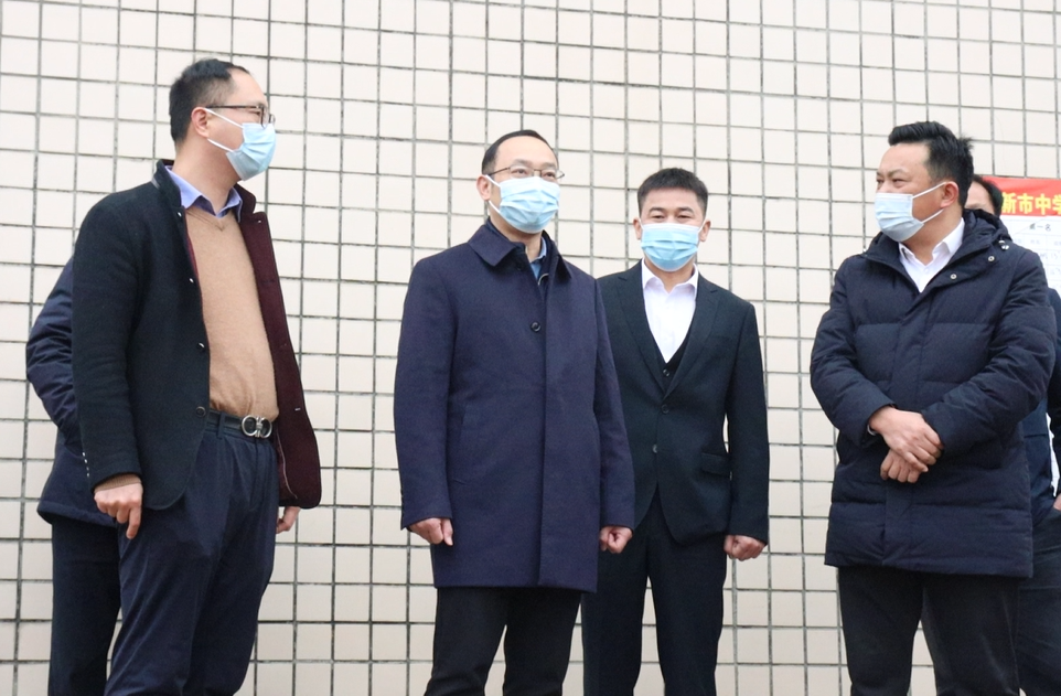 两手抓两不误！叶罡督导检查新市镇疫情防控、安全生产工作