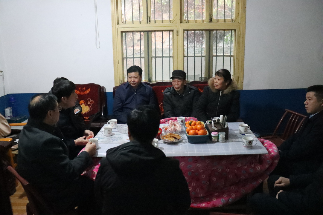 省退役军人事务厅来汨走访慰问现役军人家属
