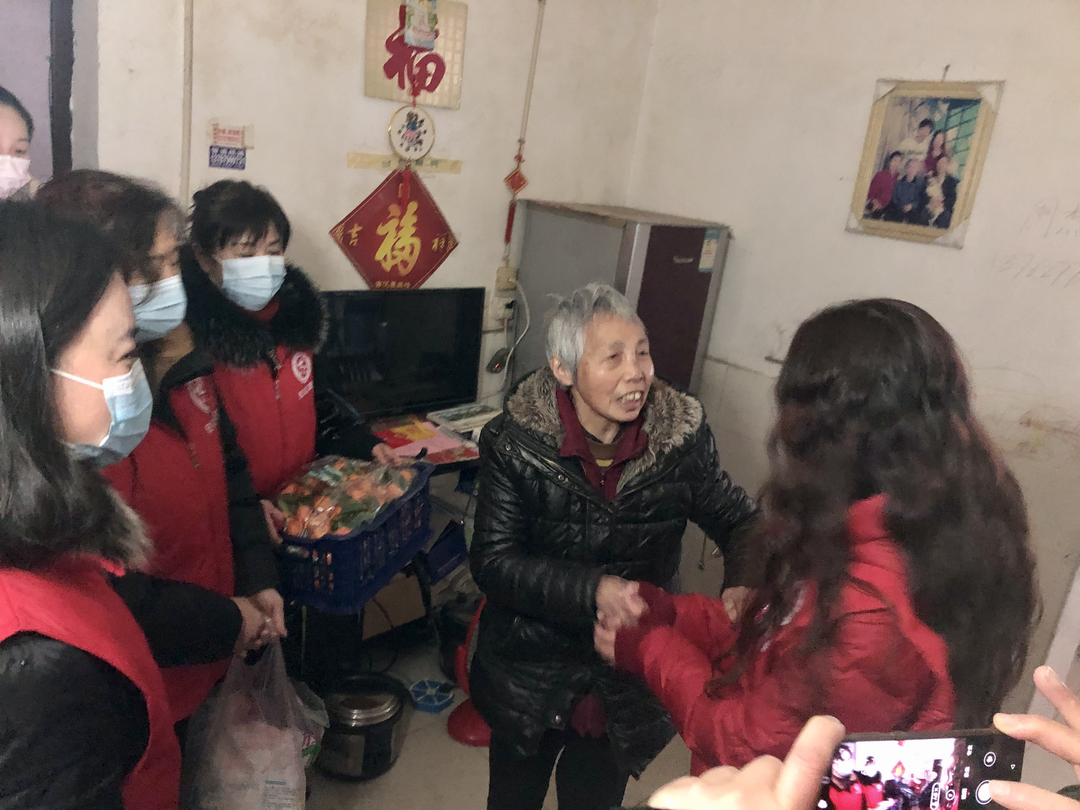 归义镇：“为年夜饭添道菜”  爱心派送中…