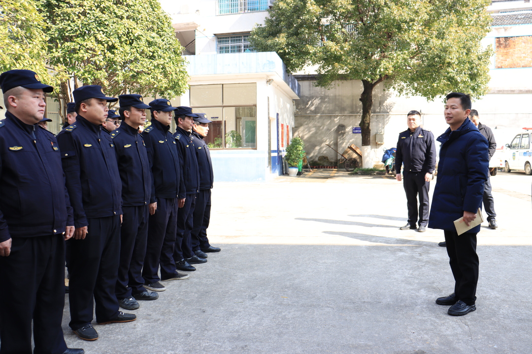 副市长曹陶看望慰问坚守岗位一线干部职工