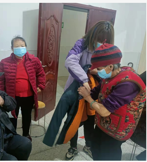 “敲门行动”送服务，三江镇60岁以上老人已接种4380人次