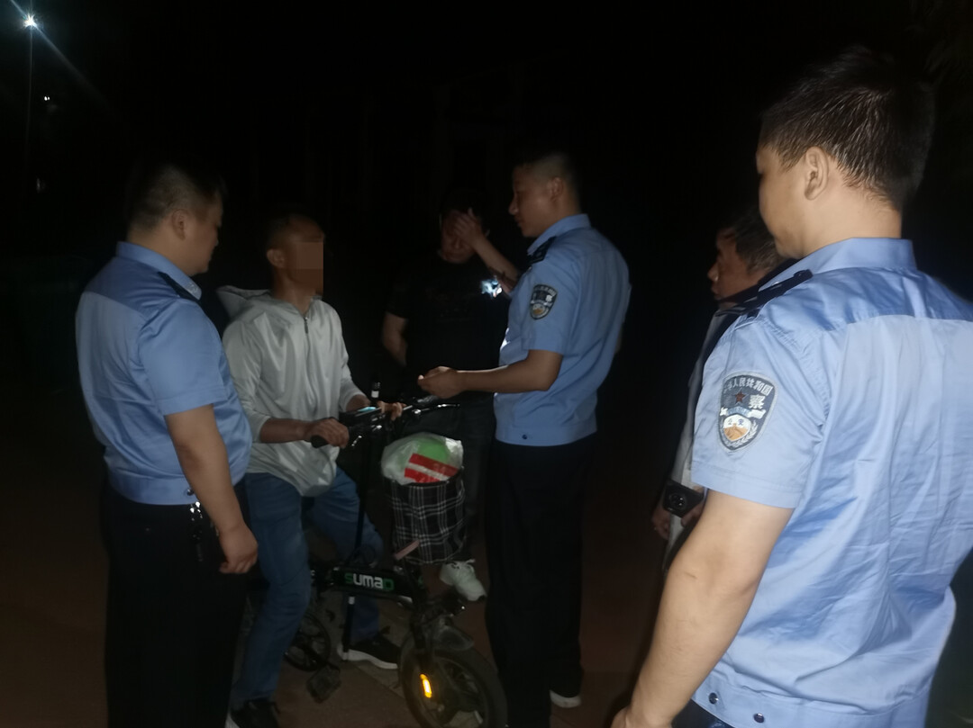 近30人联合执法！汨罗屈子公园6名钓鱼者被抓获