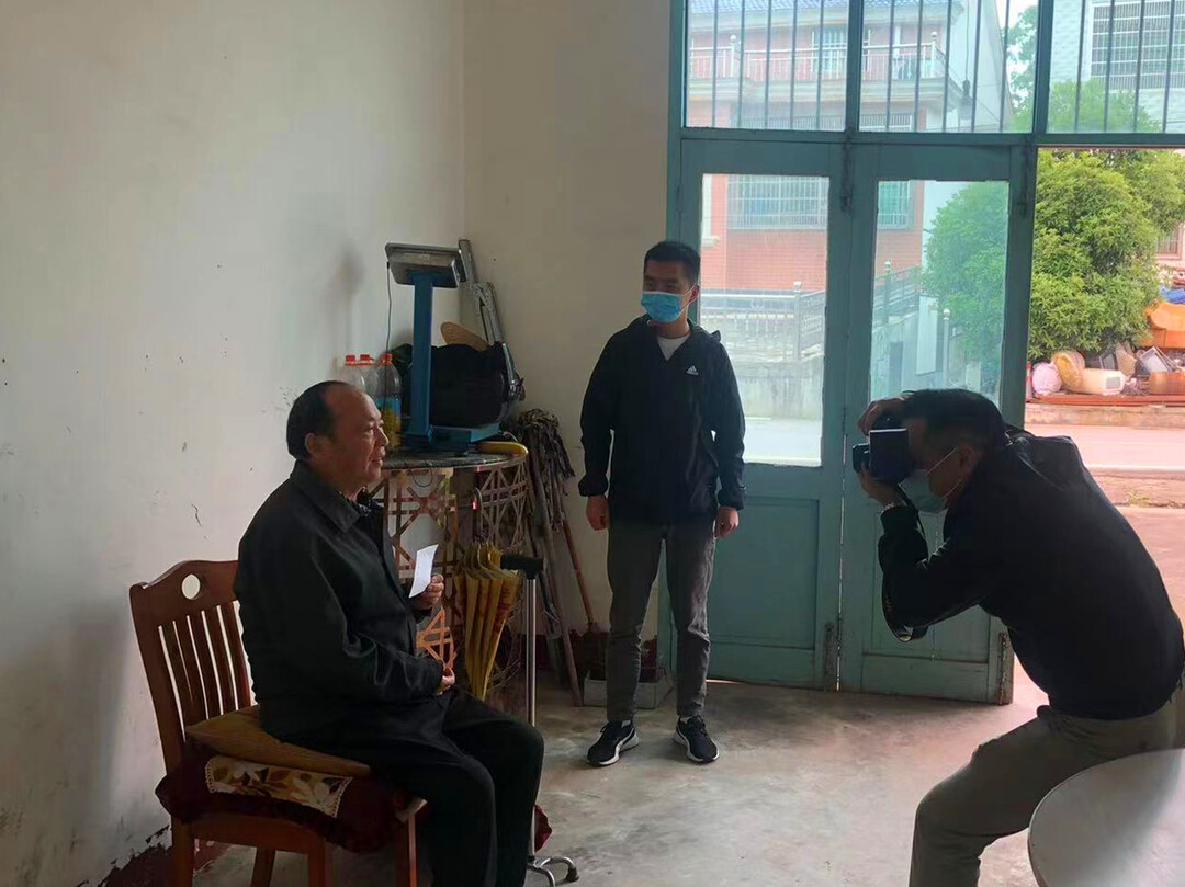 汨罗镇：现场申请上门办理，做好优待证申领工作