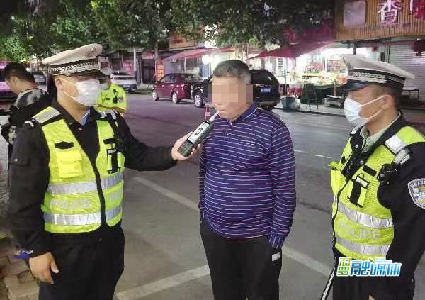 弼时镇：查处两起酒后驾车行为