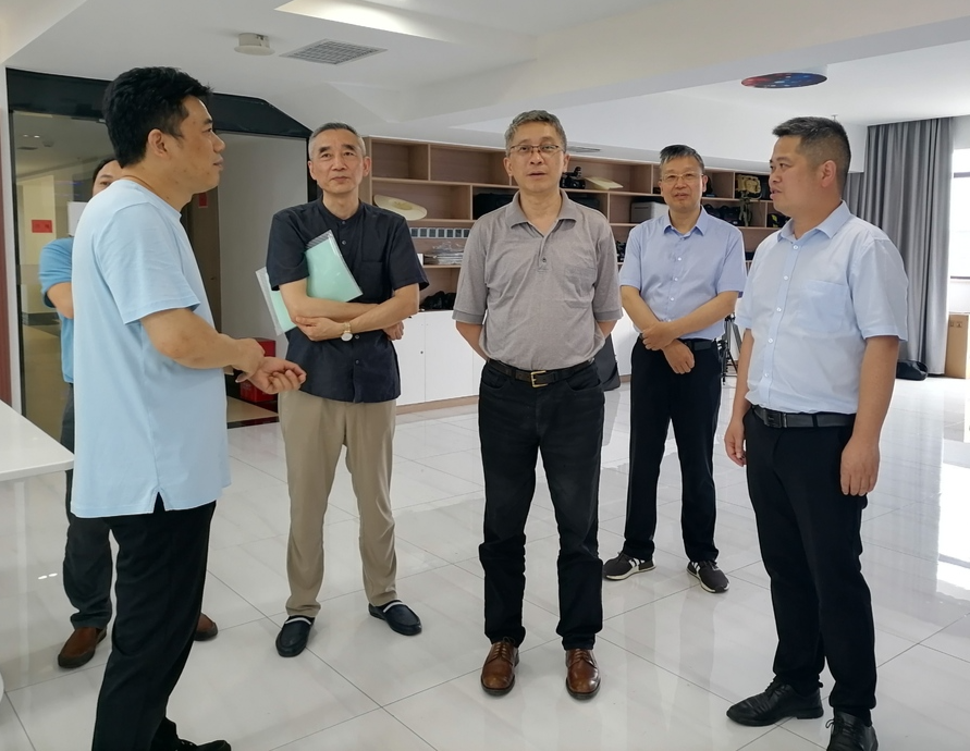 省广电局来汨检查广播电视安全生产与安全播出工作