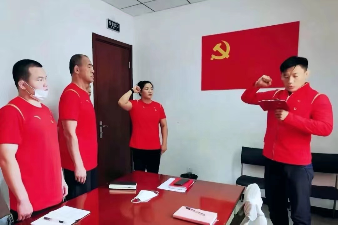 一个新的起点，汨罗妹子周倩今天入党了