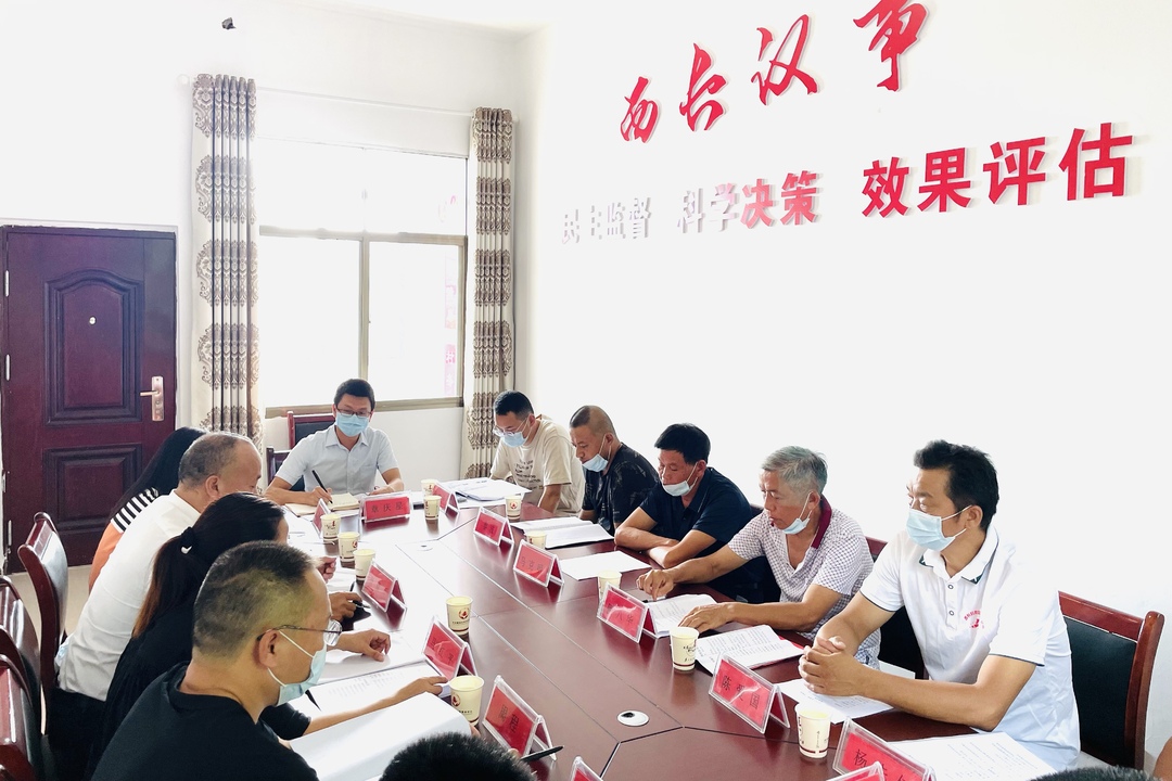 汨罗这个村的议事会，敢和村委会“叫板”