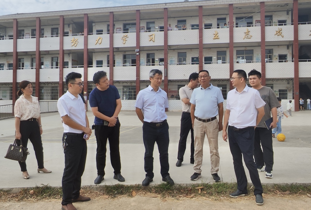 林恒求赴弼时镇调研教育发展工作