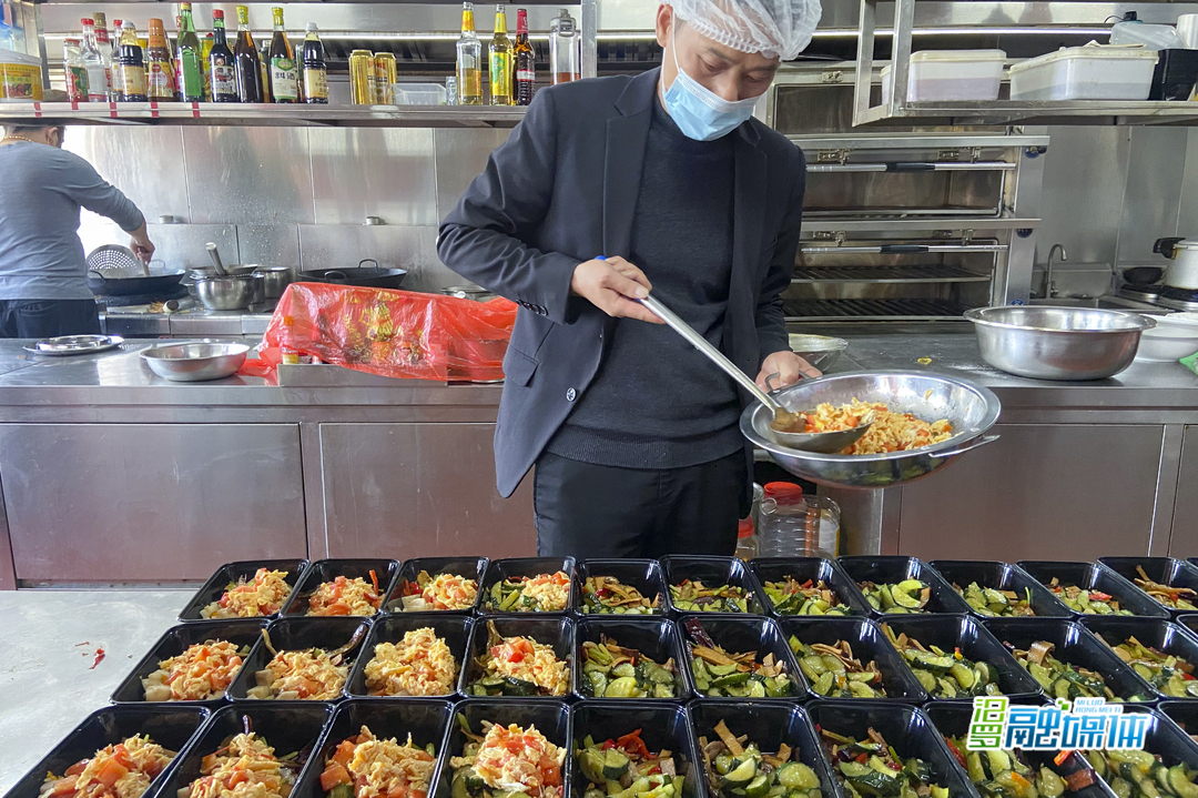 汨罗爱心餐厅为抗疫战士免费送餐