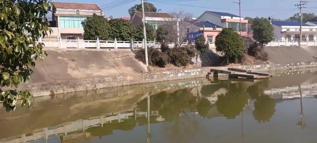 纵身一跃，2名孩子得救！桃林寺镇62岁黄孝群好样的！