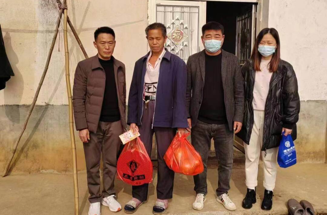 温暖过年｜连续9年为五保户送慰问，白塘镇这位老党员好样的