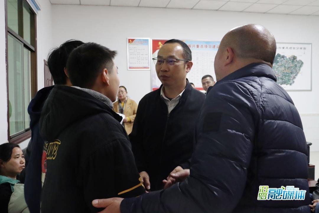 叶罡走访慰问困难群体、老领导和新的社会阶层代表人士