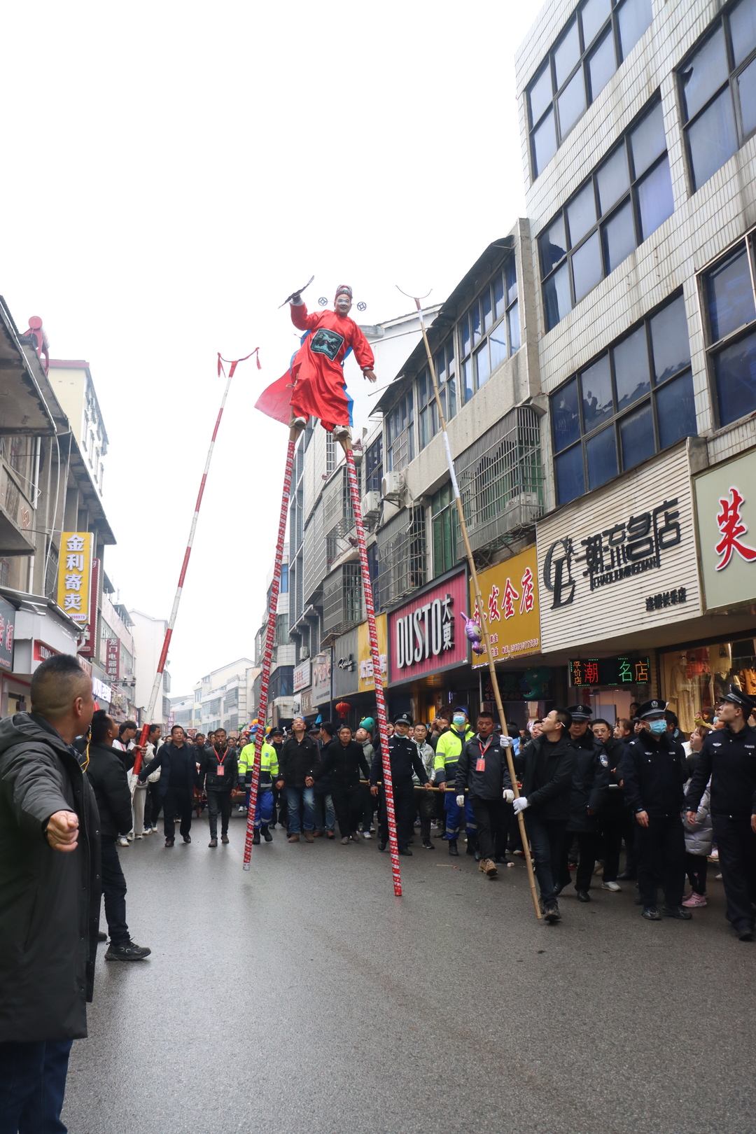 闹元宵 ⑩丨汨罗长乐“高跷王子”郑大军：明年我要踩6米