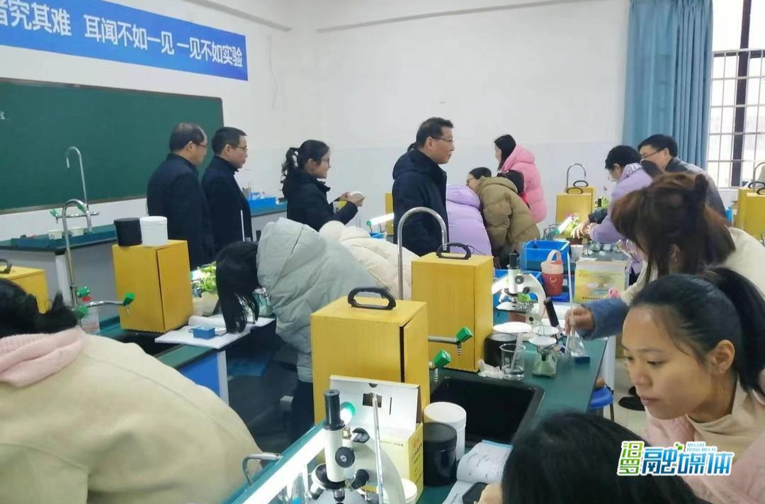 周末化身“乖学生”，汨罗市428名初中理化生教师集中实训