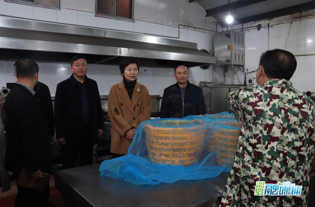 易红带队督查校园食品安全