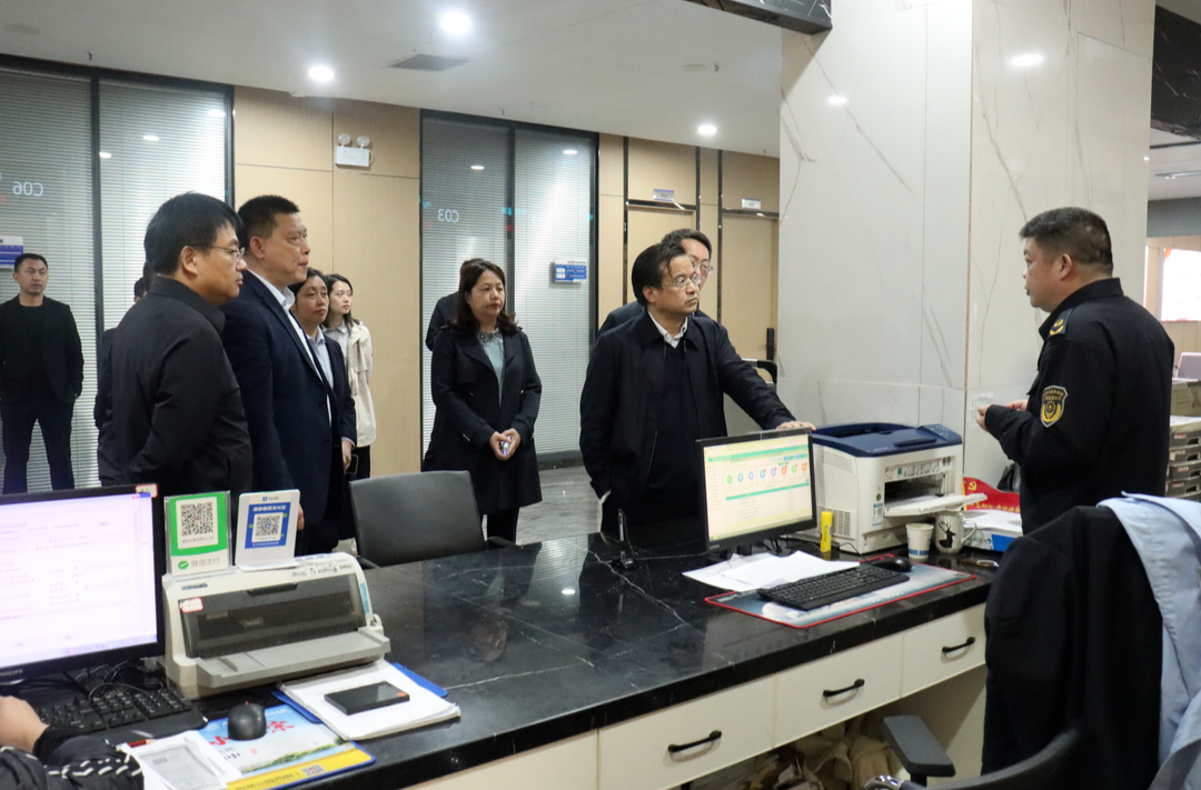 省优化办来汨罗调研营商环境工作