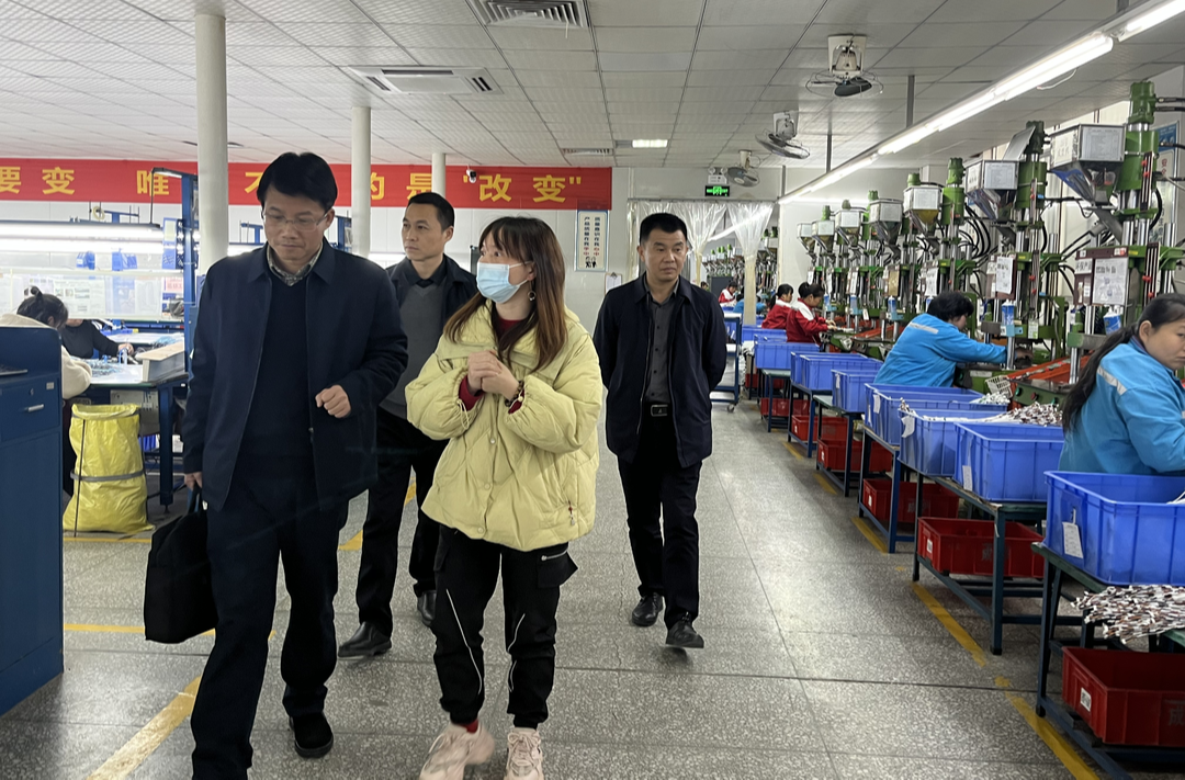 汨罗市人社局：用好政策，助企发展促就业