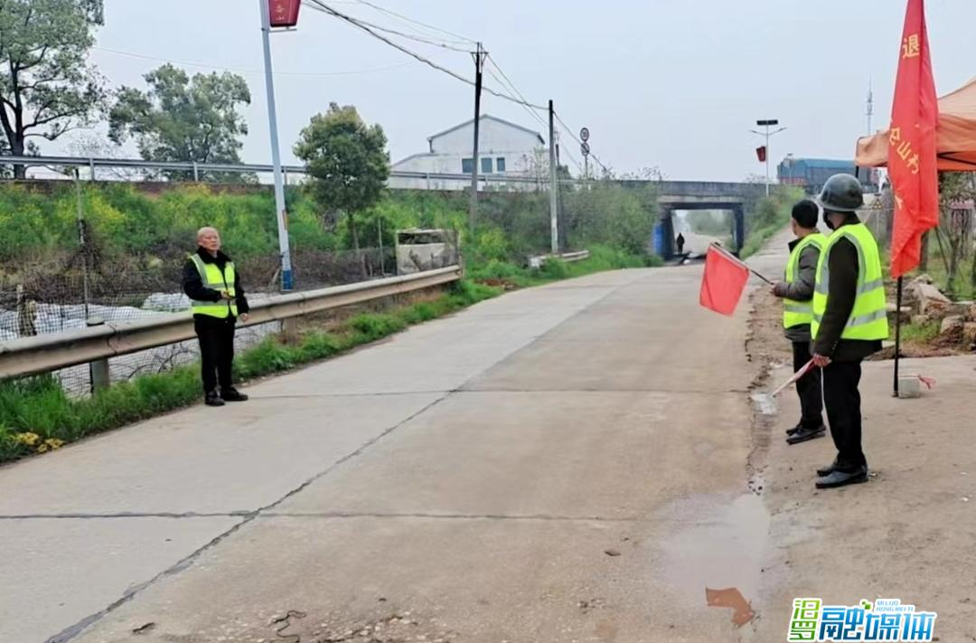 罗江镇：交通劝导值守亭上线 守护群众安全出行
