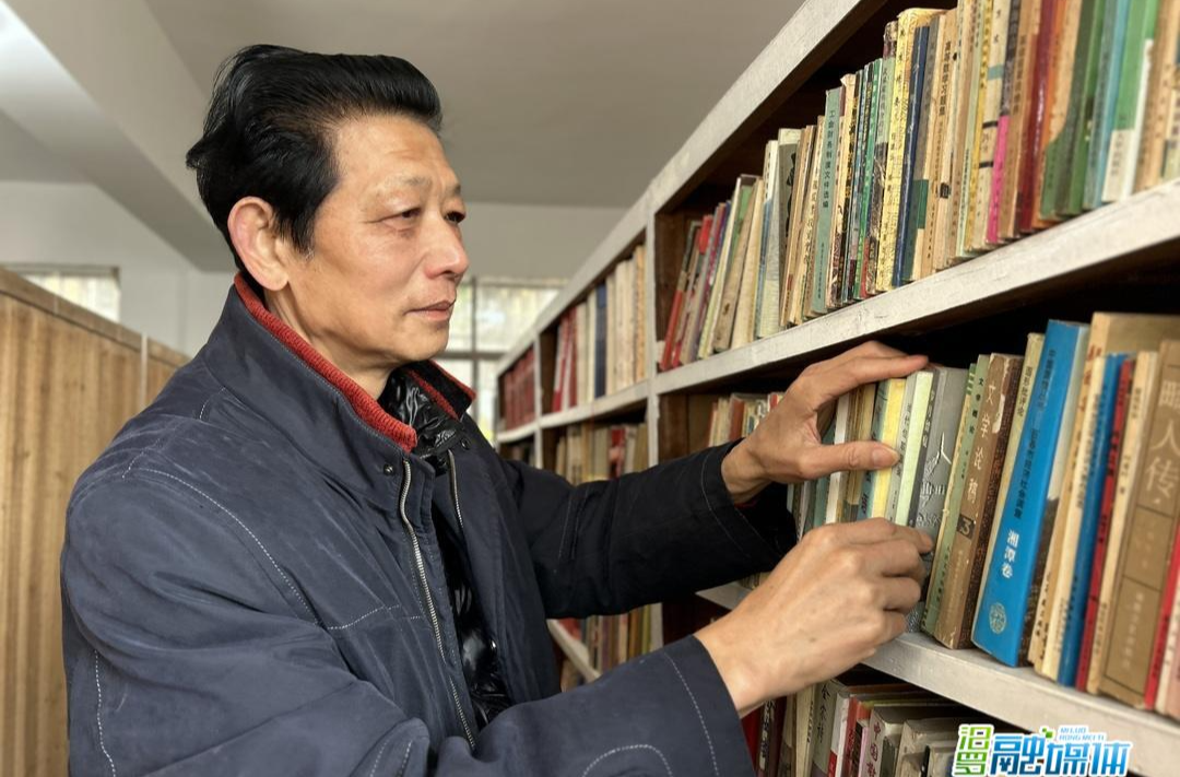 汨罗屈子祠村有个图书馆！近3万册藏书为乡贤任国瑞捐赠