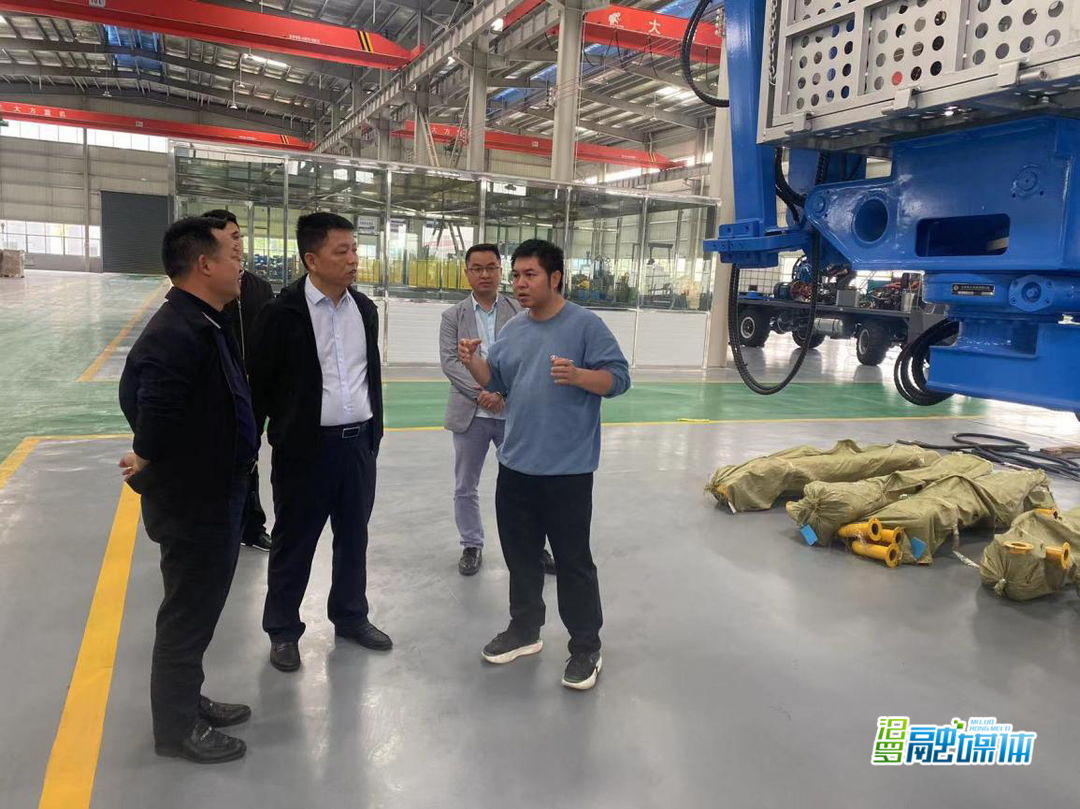 冯勇刚调研飞地园项目建设和安全生产工作