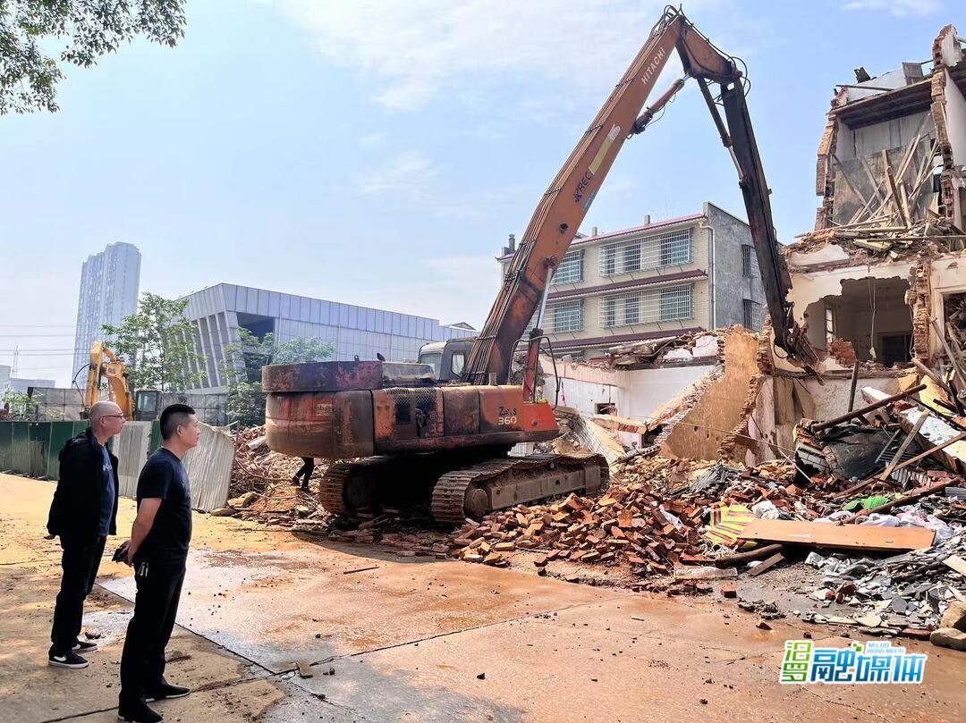 归义镇：7栋房屋被依法拆除 群众出行更便利安全