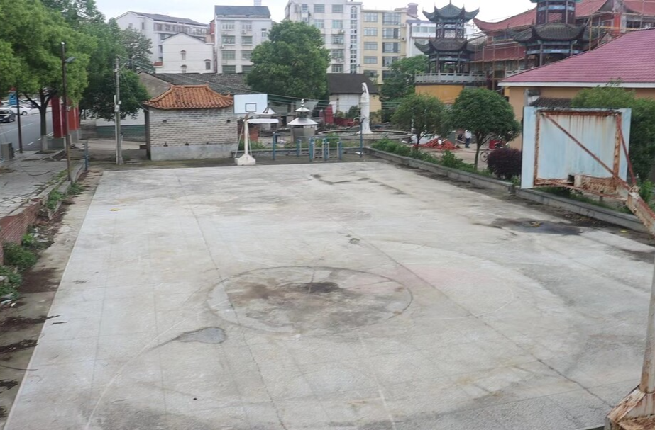 共创文明城丨归义镇： 沿江大道沿线“僵尸”游乐设施被清除