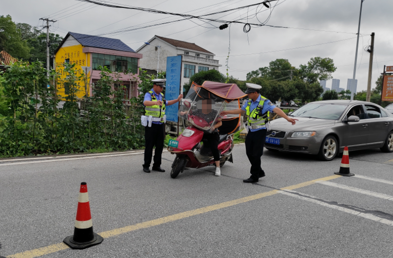 “一盔一带”，安全常在！汨罗镇开展道路安全专项整治