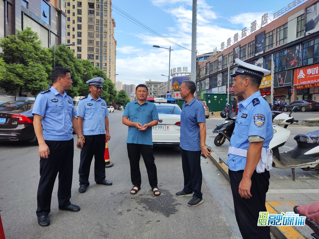 李亚江督导城区摩托车、电动车道路交通违法整治行动