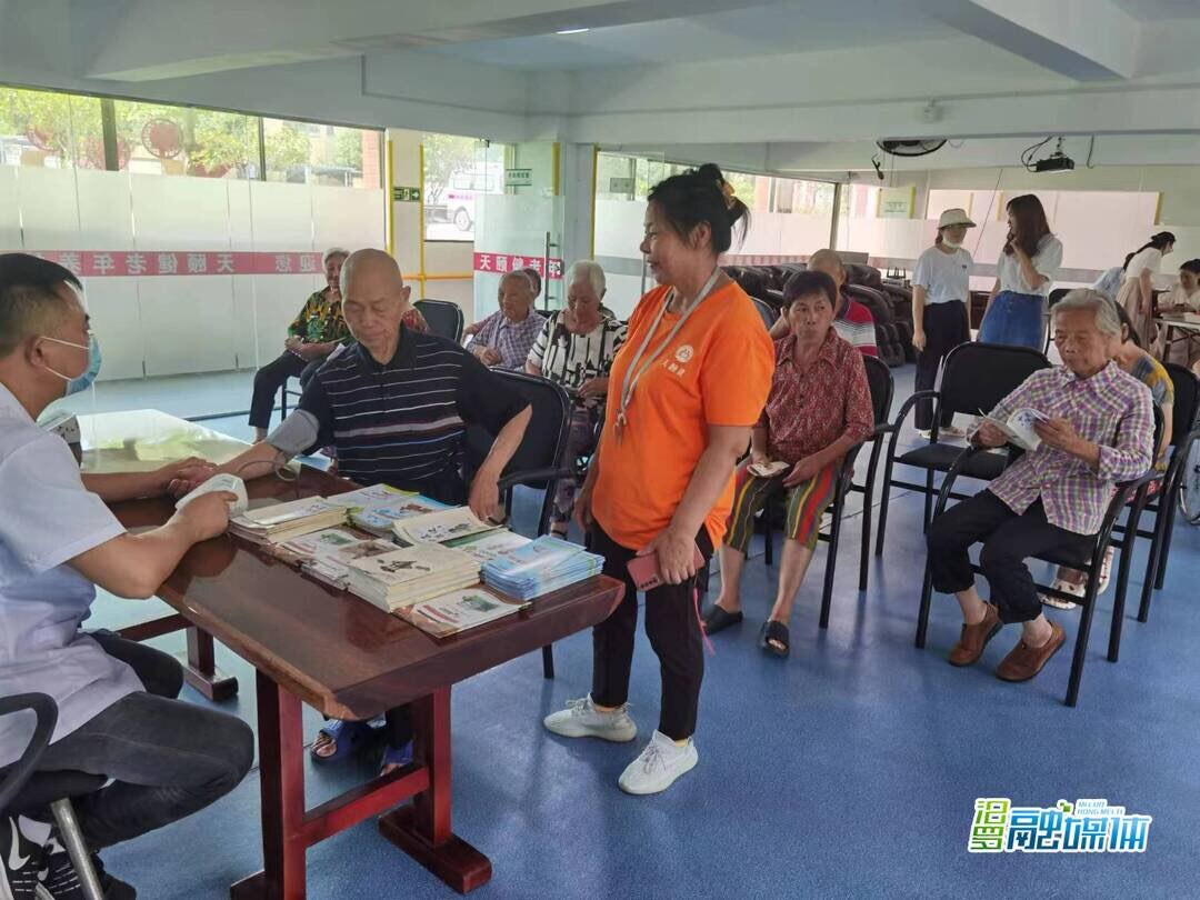 汨罗市卫健局：义诊服务送上门，助力老年健康产业发展