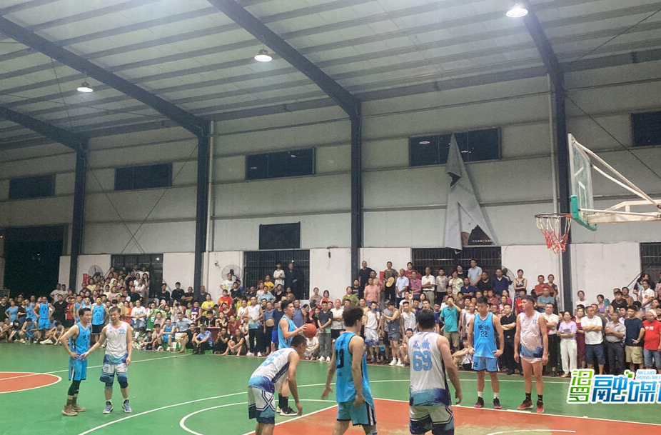 三江镇：打篮球踢足球，让群众共享健身便利