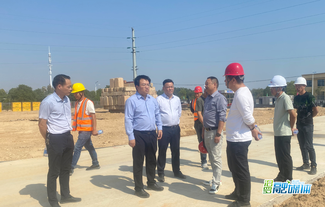 何厚德现场调度高新区重点项目建设