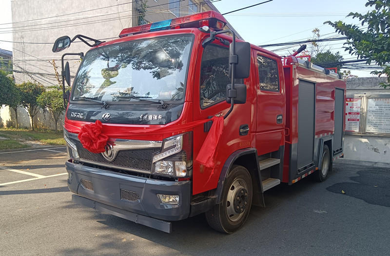 汨罗镇：配备微型消防车，提高消防应急救援能力