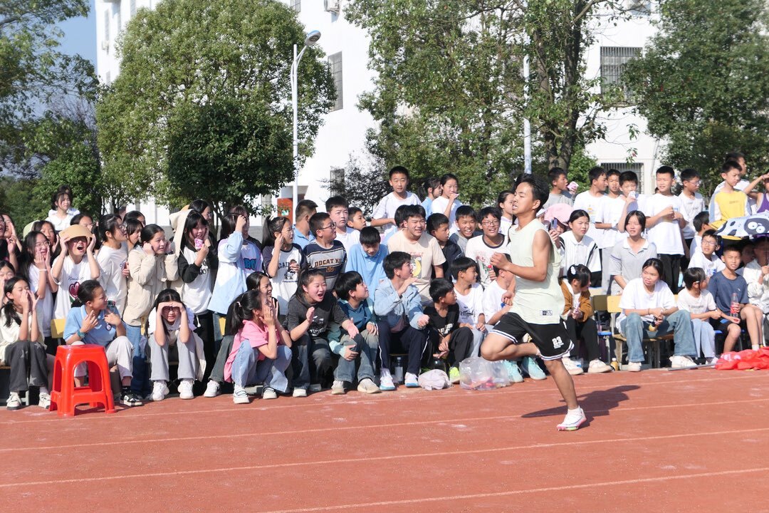 屈子学校田径运动会：还给学生的，不止“课间十分钟”