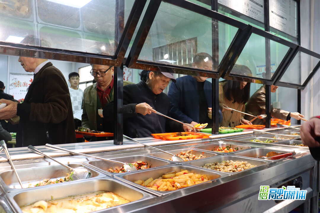 归义镇龙舟社区暖心食堂“上线”，可免费上门送餐