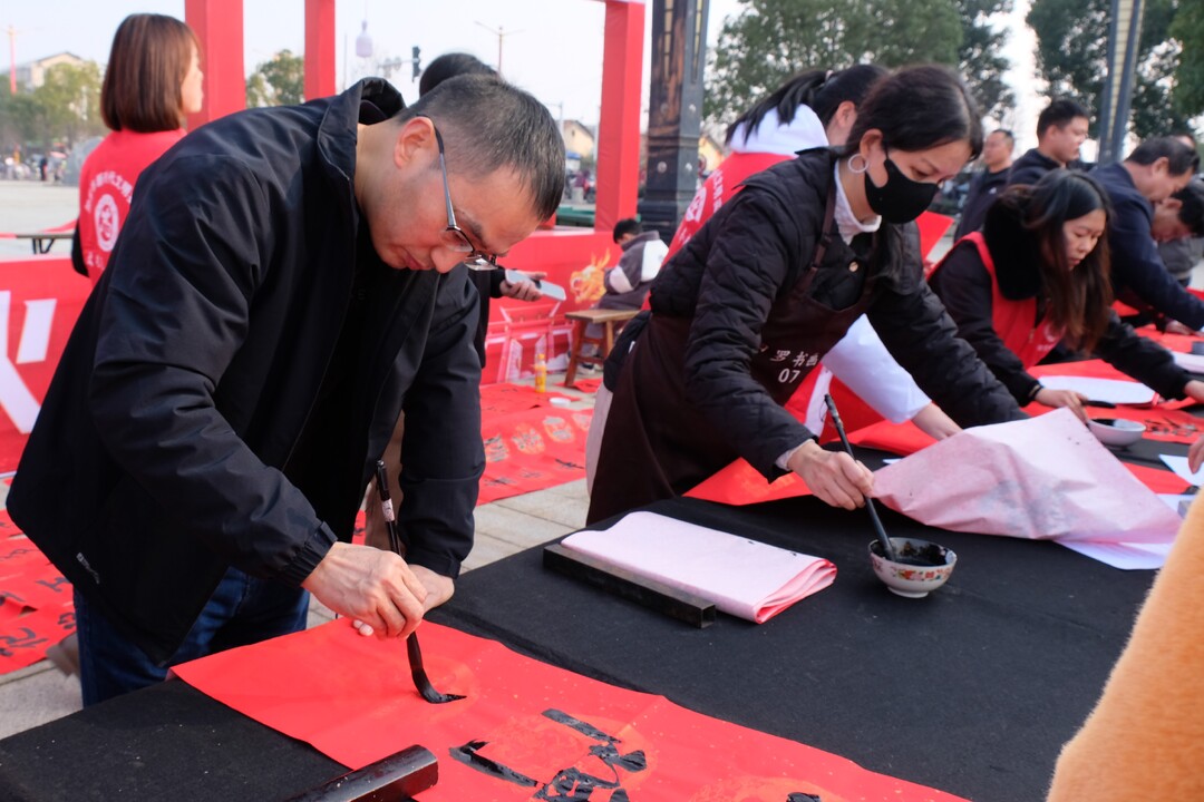 写春联，送祝福！汨罗屈子生态湿地公园跨年氛围浓起来