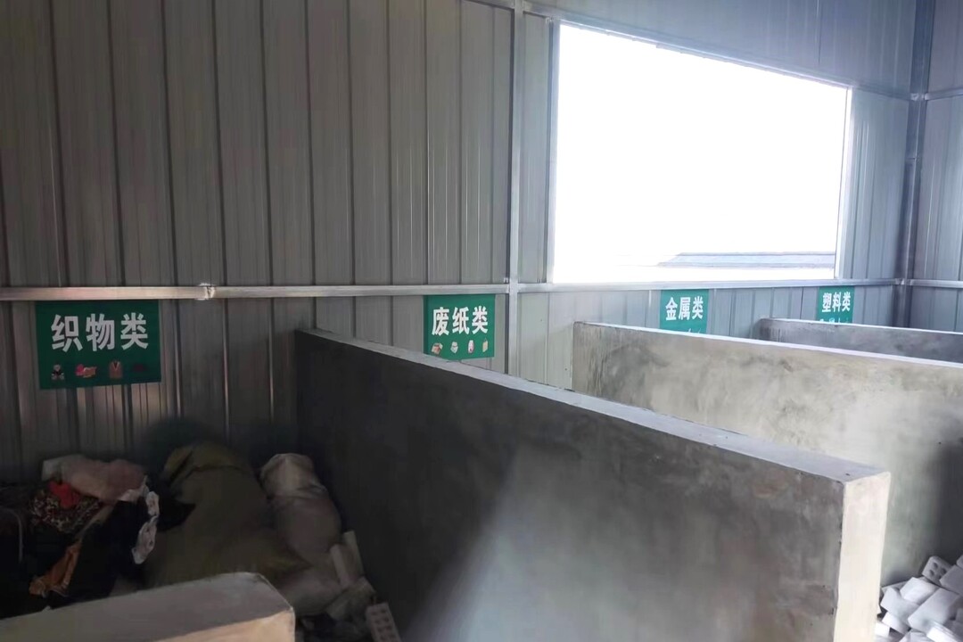 新春走基层｜弼时镇弼时村：垃圾分拣助环保，美丽乡村更宜居