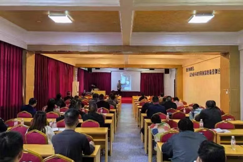 弼时镇组织举办安全生产培训班
