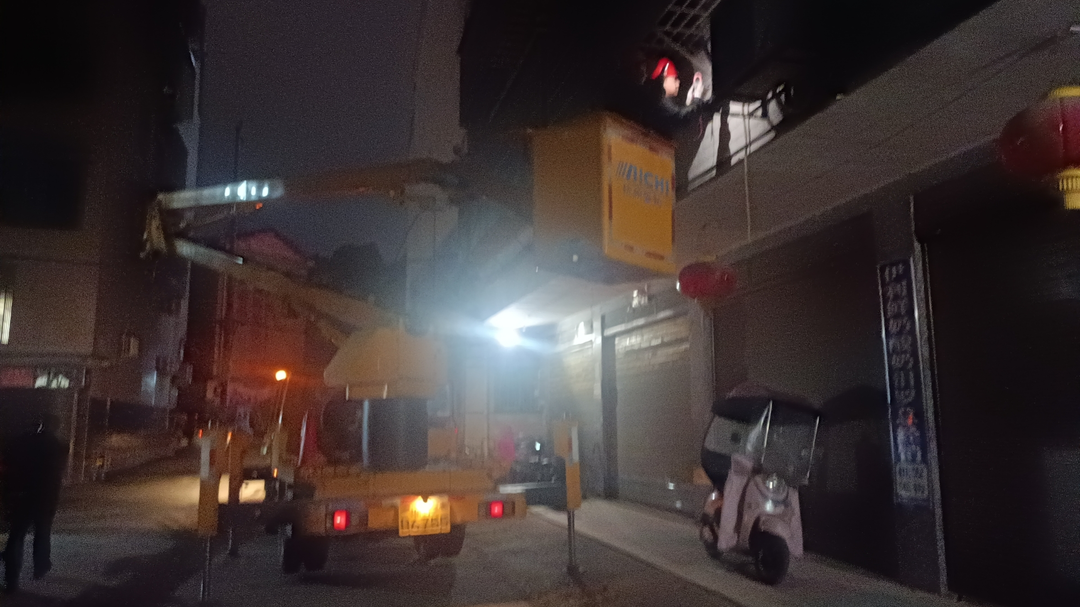 汨罗市城市路灯服务中心：路灯抢修“加速度”  为民服务“增温度”