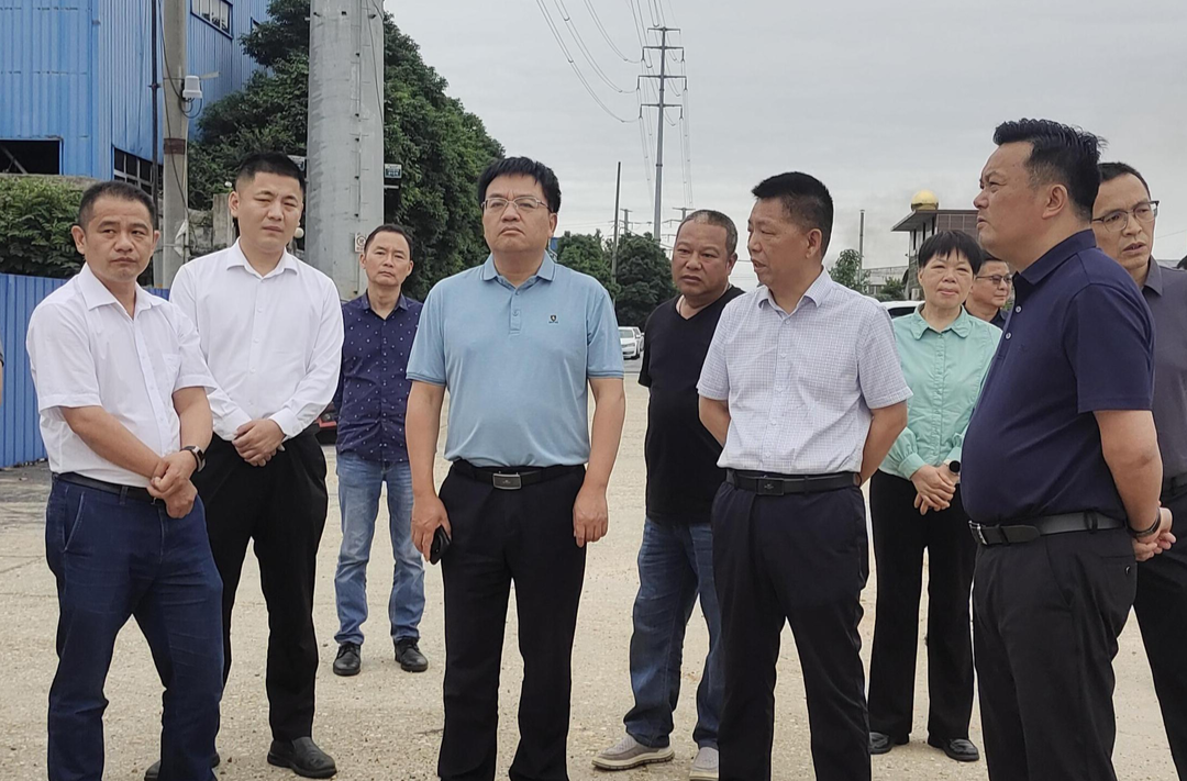 何厚德调度高新区道路项目建设