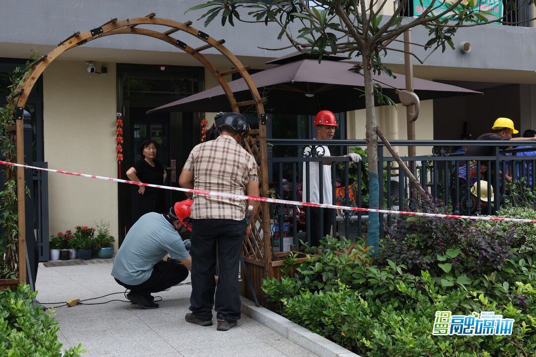 归义镇：坚决拆除小区违建，还居民一片“洁净美”